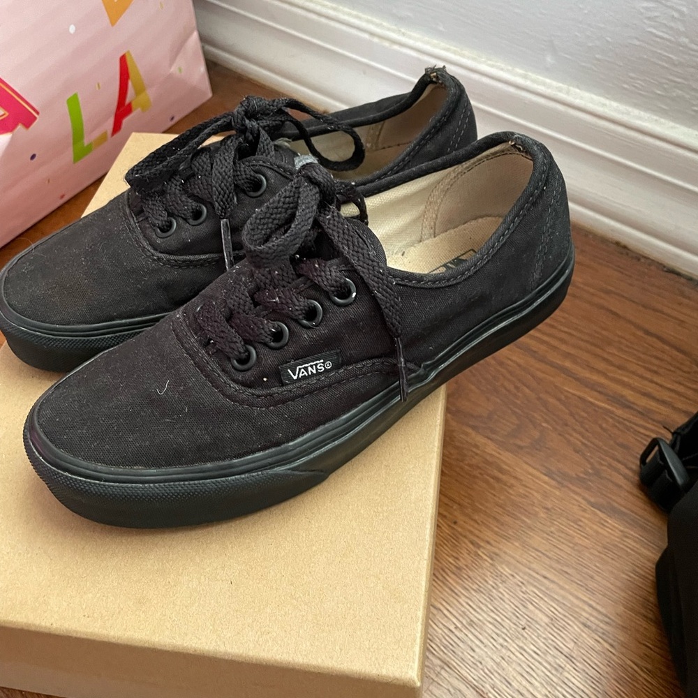 Vans - Picture 4 of 7